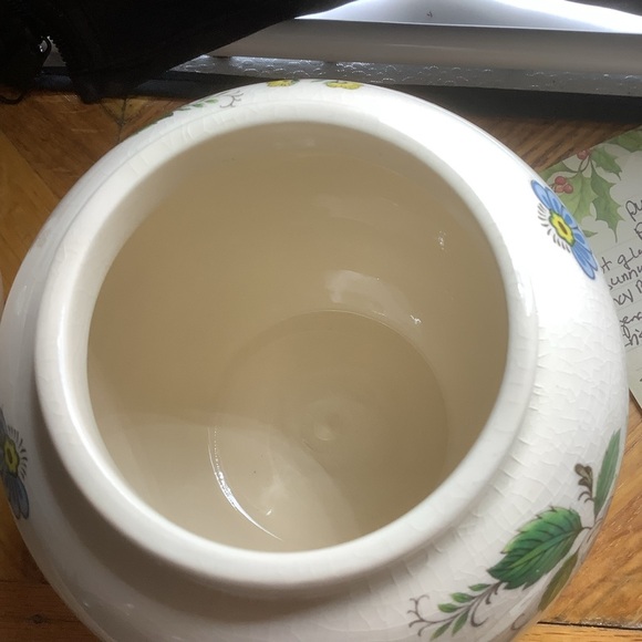 Two Vintage Sadler England Floral Ginger Jars with Lids - Picture 13 of 14